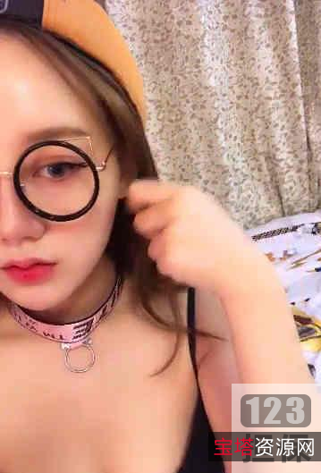 快手仙女大眼萌妹百变小魔仙,私拍AMRS颜值爆表,视频直播精彩纷呈