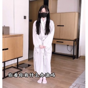 《菠萝酱呀：美貌与智慧兼备，令人着迷的治疗师演出》