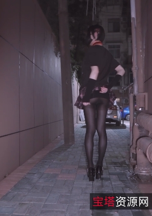 伪娘xixiyaxixi曦曦10月新片，T恤jk裙放飞自我1080p4K，买起来，点麻烦