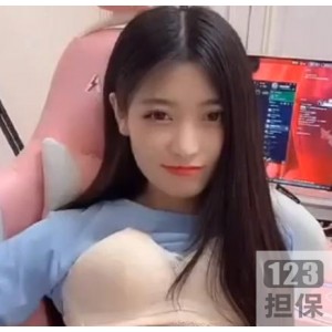 《快手网红月月大小姐姐夜微凉：视频艺术的流畅与诱惑》