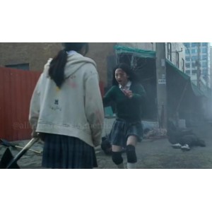 《AllofUsAreDead》：2022年Netflix上恐怖惊悚大片，赵怡贤、尹灿荣、朴持厚主演！