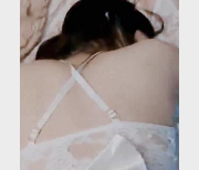 推特约P大神约动漫展神仙颜值妹纸首次JK装打粑粑+姨妈光临那地方遭殃