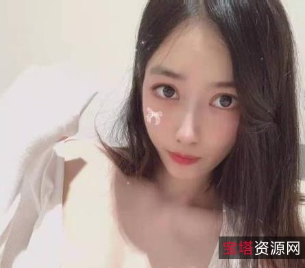 过气学姐易直播网红主播，性感火辣辣的女神，LOL资源，颜值身材完美，拥有着优雅外表和温柔气质的网红直播主播！