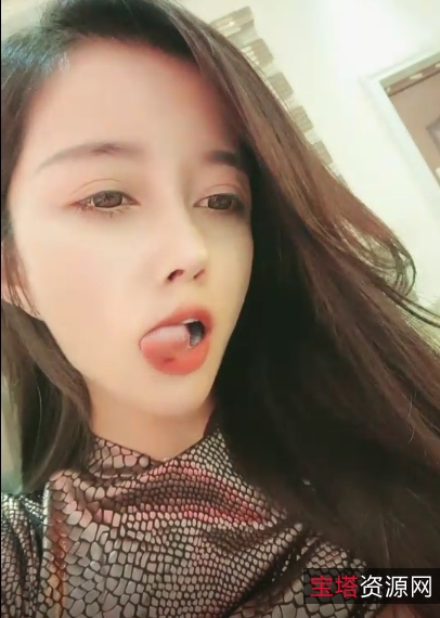 浮力姬最新定制视频合集：虎牙网红小妖精的美丽魅力！