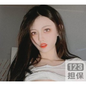 LUCKYYCXYHLXY：颜值爆表、蜜臀小嘴，带你玩转诱人玩具！