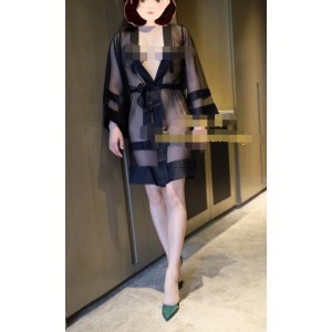 绿帽癖银妻：绿帽小哥见穿着嫁衣的老婆和野男人60V热血内释