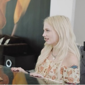 《yin+dang+shao+fu诱惑家教》：爱妃传媒ODE9最新作，金发美少女与魅力中国家教之间的异国情调故事