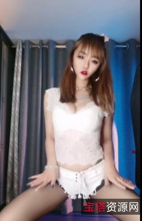 陈小魔挑战尺度：绅士御姐浮力自嗨，勇敢追求梦想的精彩瞬间