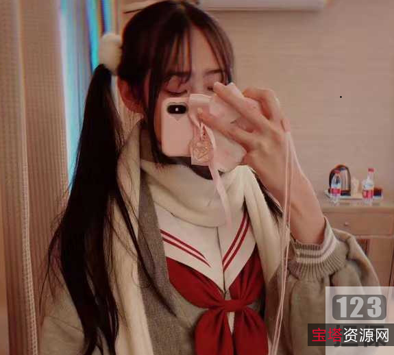 江可爱校园风格舞蹈写真视频：网红流行摇、松垮衣服、激烈运动戏、男女主角