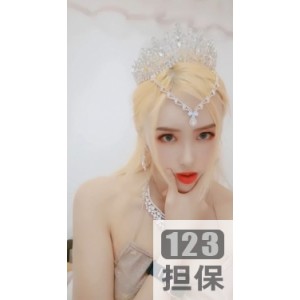 热鲨QUEEN：抖音官方认证音乐人，火热直播小桥释放，新专辑《迷途》