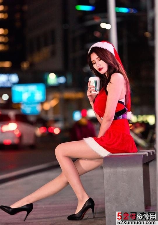 网红大长腿Giao哥拍摄的火辣街拍视频：玛丽·莎拉的性感高跟长腿，时尚就是一种态度！