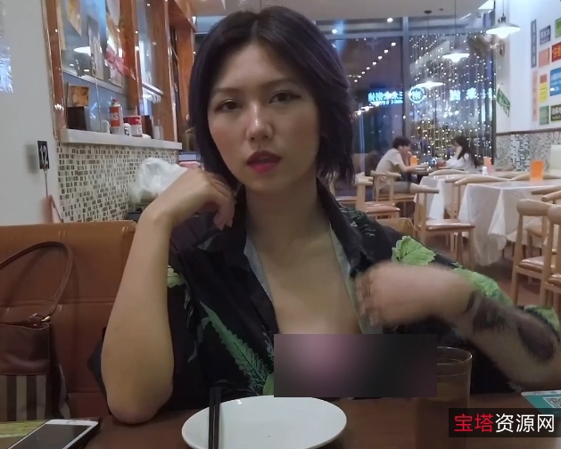 妖娆模特御姐风情后背疼中带爽的作品