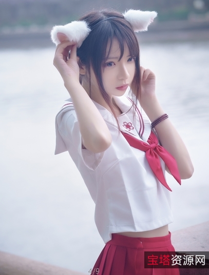 疯猫ss浴缸写真：极具个性的服装、美腿、颜值、性感舞蹈，撩动众多粉丝心弦