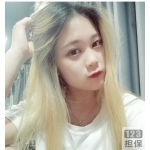 《女神希妹：美足双足大长腿私拍超短裙写真集》