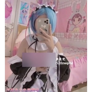 福利姬麦兜小可爱私拍展示-尿尿放飞自我打粑粑