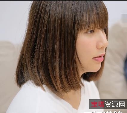 《趁着男友睡着了-和男友同事在家啪》：25分钟视频，吳夢夢主演，湾湾出品