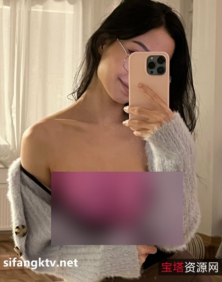 健美身材的清纯甜美女神alyss私拍照片分享