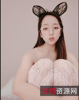 兔子眼镜妹与闺蜜巨棍互怼视频