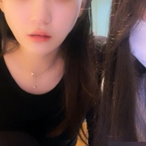 网红女主播小石头热舞，舞技高超，给力四溢