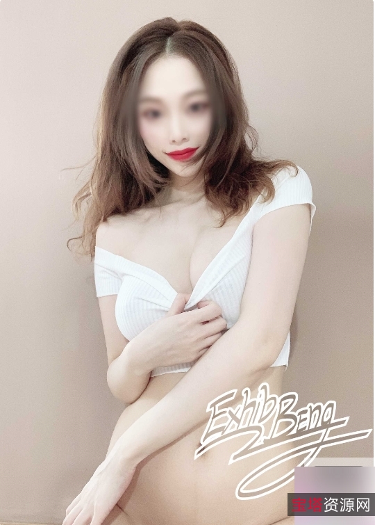 网红阿崩的烈焰红唇和精致脸蛋，给力交缠在推特上的视频，娇妻深渊。