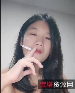 仅仅是一个普通的小姐姐,更是一个敢爱敢恨的小妹妹!18小妹-下H露脸-进入,1V-1.1G的视频,让你重新认识这位自拍达人!赶紧下载观看吧!
