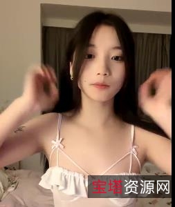 校花小御回归!优质身材长腿重现,天价收费房惹争议,粉丝惊呼黑了一圈!