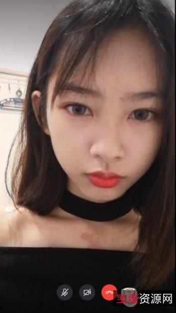 尽管她在资源中展现了多样的一面,但她的学霸脸和青纯魅力依然是她最大的特点。赶紧来看看这位马来西亚网红YZ某处的28集资源吧,总计1.65G,让你领略她不一样的美丽!