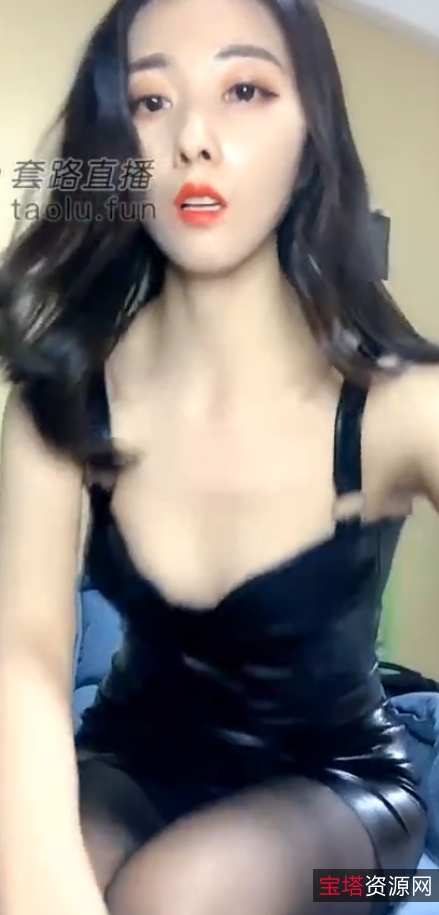 LisaQueen精彩合集:套路直播视频精选,笑料不断!