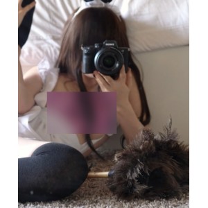 独家姬子猫放飞自我合集：身材比例前凸后翘，尺度巨大！26G视频文件，洗澡、活塞机、黑丝诱惑应有尽有！