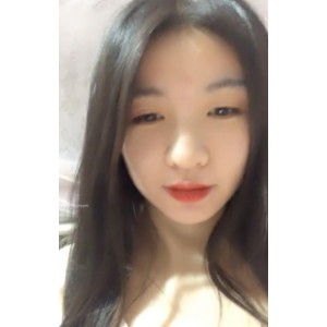 校园直播达人哆锻婧百度补增ED2K，大三小依依，视频收藏量飙升！