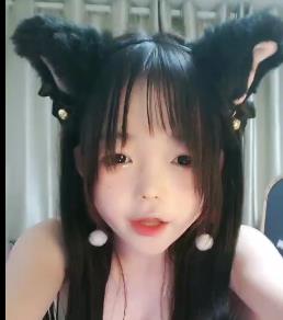 独特勇气！美颜小姐姐L莉手套修水道视频1小时43分钟，年龄神秘吸引观看者热度高