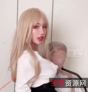 网红达人辛尤里最新Onlyfans收费视频展示！9分22秒时长1V-244M，小Y娃自拍作品模特CC道具加持