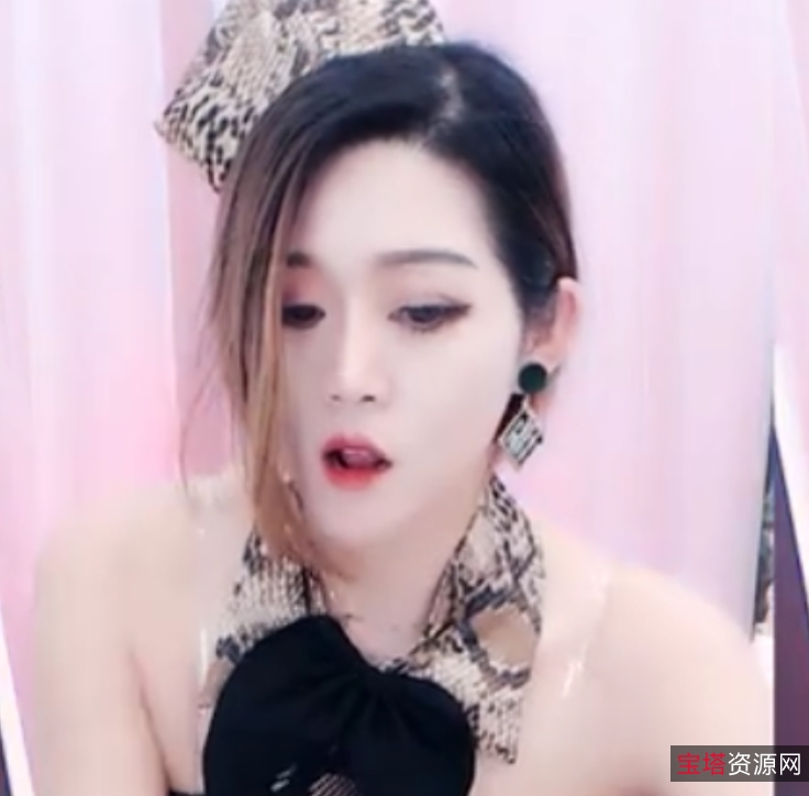 能感受到舞者的独特魅力和舞蹈技巧。赶紧收藏起来，一起感受跳舞诱惑的无尺度魅力吧！