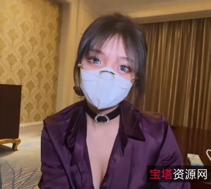 《王小佳：优质御姐的情深叉喔秘书之美瞳斑点丝袜爆弄》