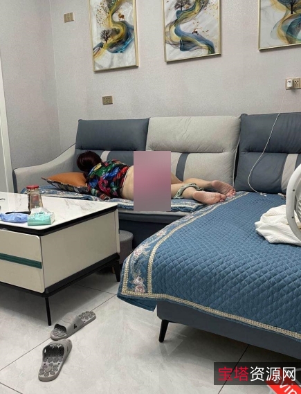 儿子偷窥妈妈挑战伦理真实记录，20V1.3G内社争议震撼乱来男声