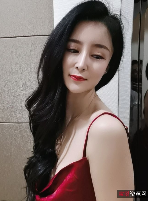 真实空姐蔓CC私拍视频收藏,魅力无限1.86G