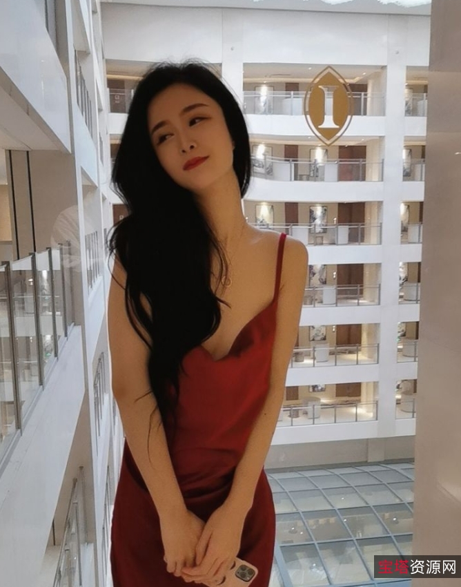 真实空姐蔓CC私拍视频收藏,魅力无限1.86G