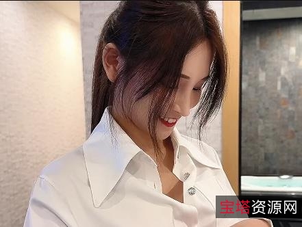 许能在其中找到更多关于艾希外W的秘密。超火!艾希外W被颜值和棒棒糖惊艳到,让人期待不已。