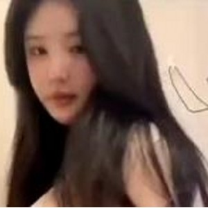 费炫裴定制曝光视频：吸引人的展示