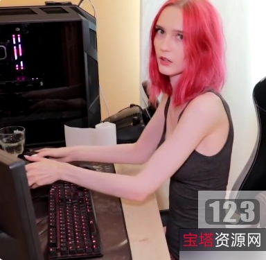 p站Shinaryen女神最新合集10V2.6G，红发魅力引人注目