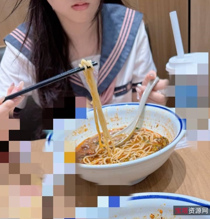 海角妹子小表妹户外互动视频合集10部1.59G，收藏108