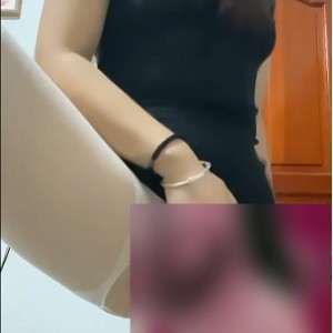 快手小哨子福利视频1V眼镜少妇698m榜一大哥爱不释手