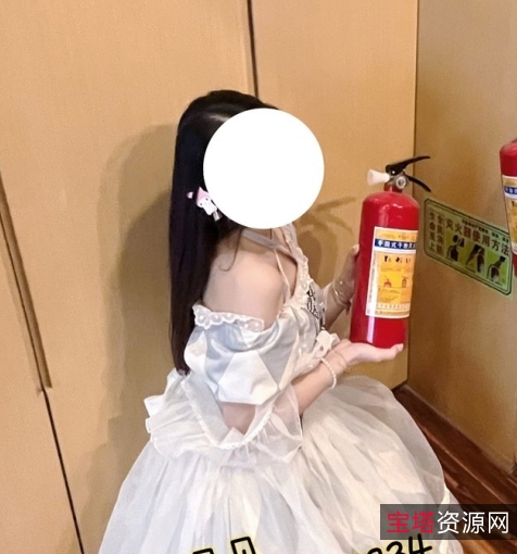 小粉酱贝贝私房54V优质肉感2GB全网疯传