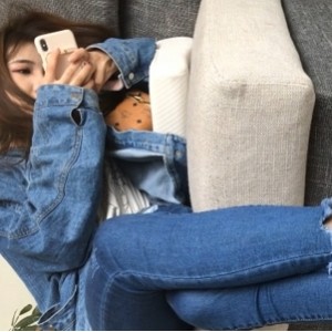 火辣情侣私拍网丝足互动1部1.35G太感觉了