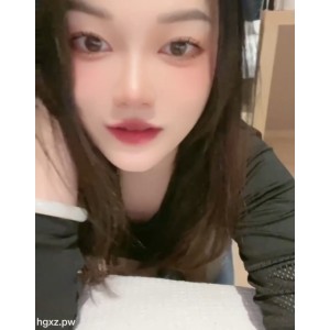 推特一线天高颜嫩妹自拍1V141MB绝品