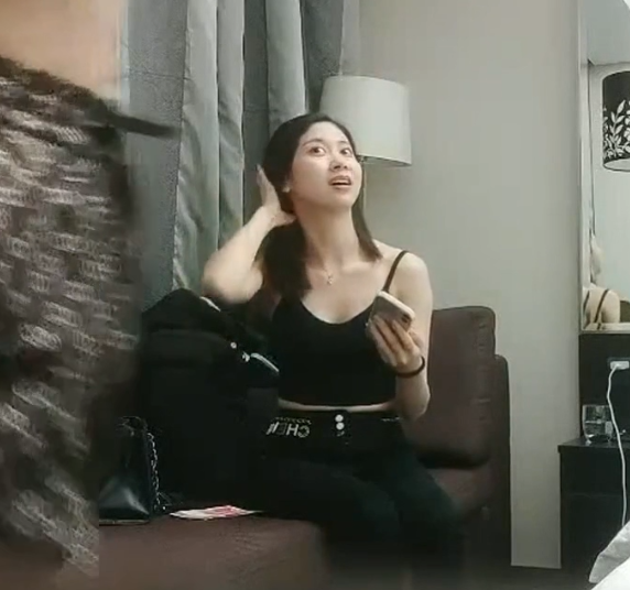 学生妹小柔某处福利1.05G童颜大罩杯绝了