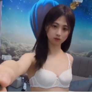 推特CD小熏solo特辑73部8.32G优质美妖